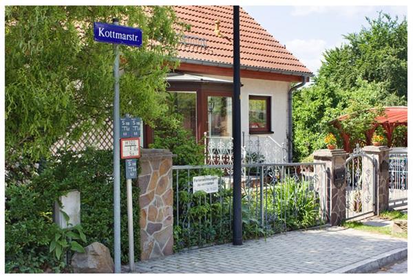 Ferienwohnungen Pokoj-Wohnung 4 Dresden